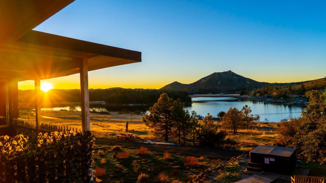 Quiet Mind Mountain Lodge, Retreat & Spa Джулиан Экстерьер фото